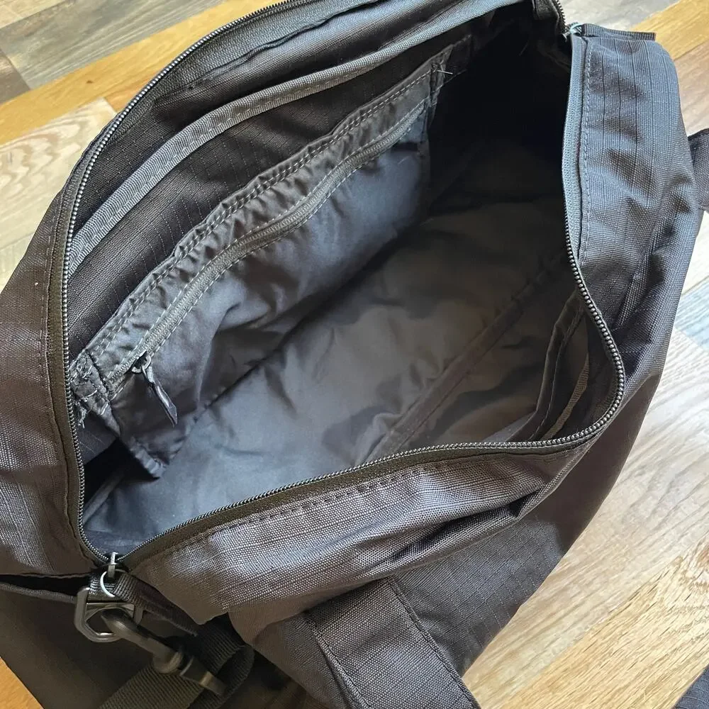 Nike Black Medium Training Duffel Gym Bag NWT Move To Zero Shoulder Strap